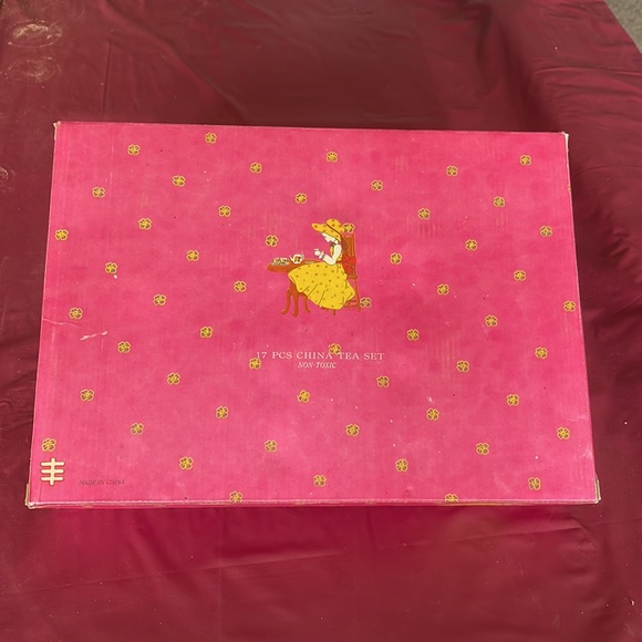 Vintage Tea Set-Christmas Bear - Picture 15 of 16